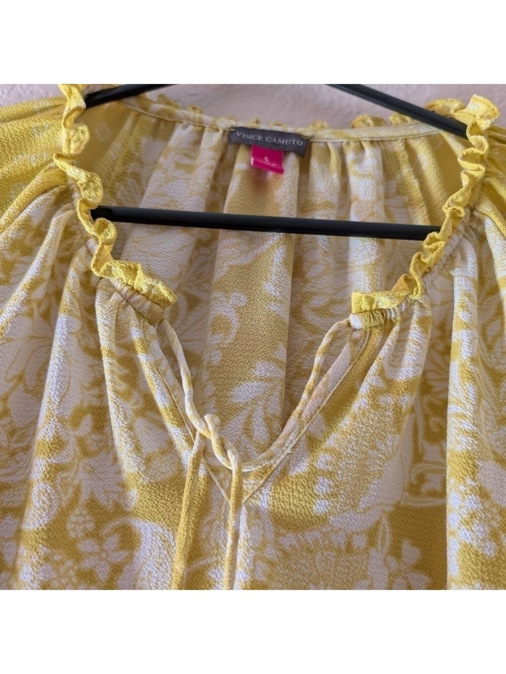 Vince Camuto Blouse, size Small , Balloon reglan long sleeves,lemon yellow color - Picture 4 of 6